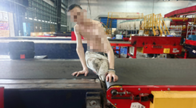 男子被困现场。图源：湖南消防